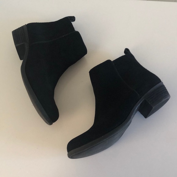 Vince Camuto VV-Brystal Black Boots item#149 - Picture 2 of 7